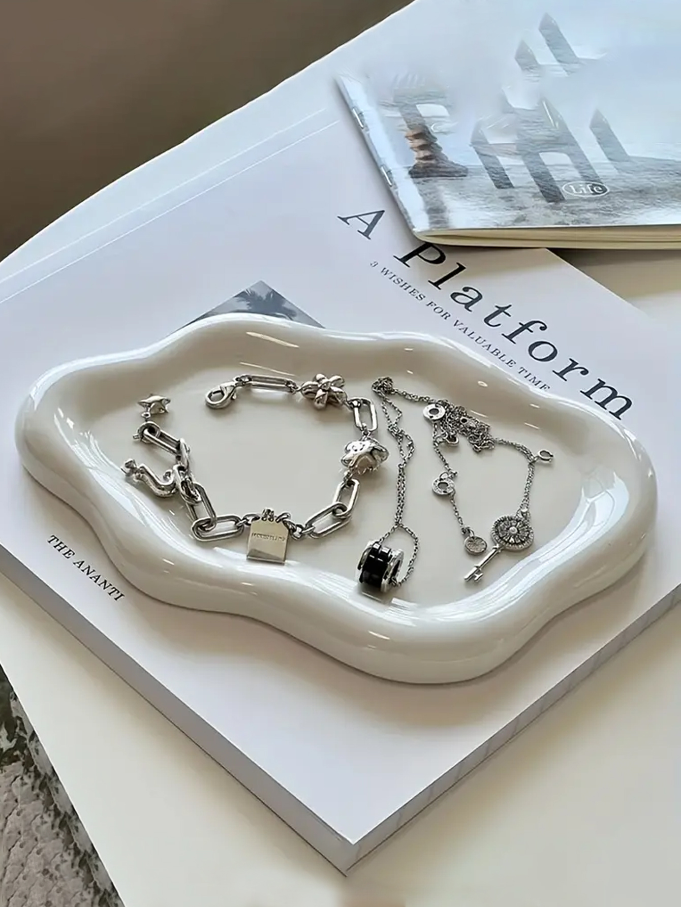 Simple Stylish Cloud Ceramic J - Jewelry Making Desk recensie en prijs